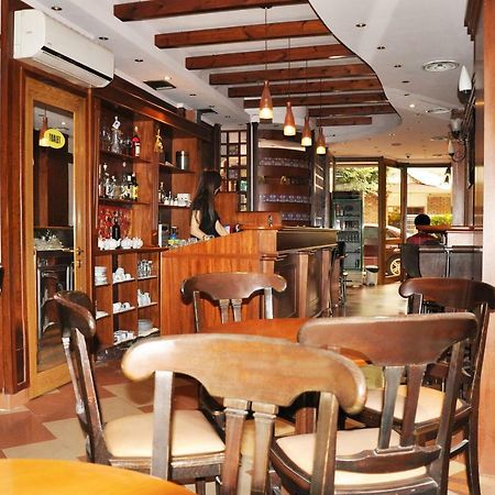Lugano Hotel Тирана Экстерьер фото