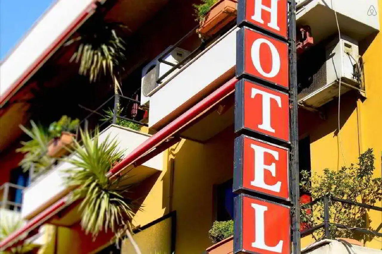 Lugano Hotel Тирана Экстерьер фото