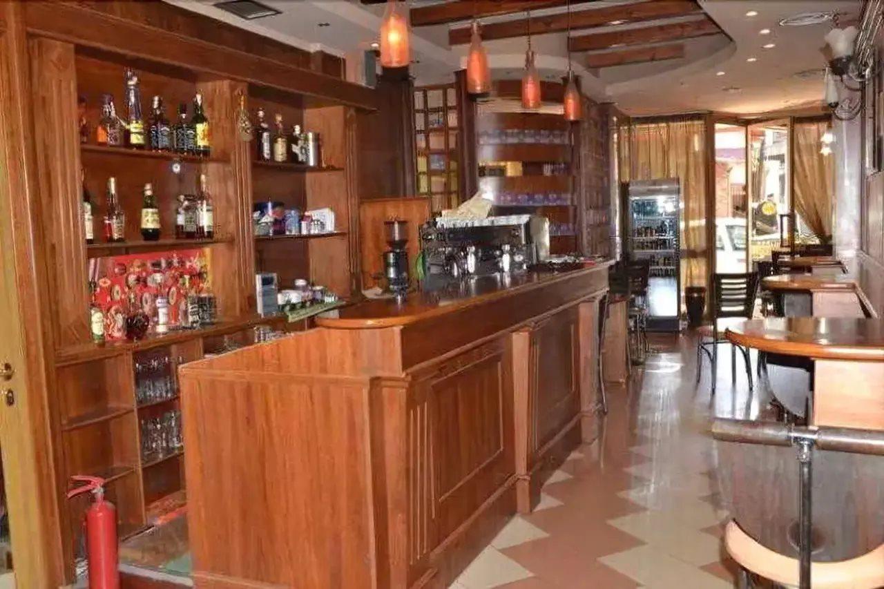Lugano Hotel Тирана Экстерьер фото
