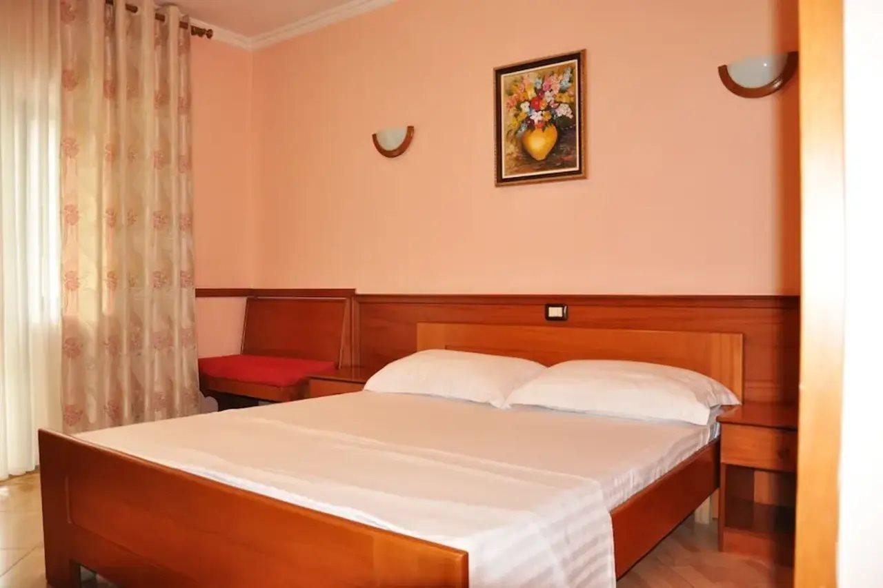 Lugano Hotel Тирана Экстерьер фото