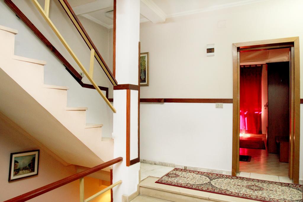 Lugano Hotel Тирана Экстерьер фото