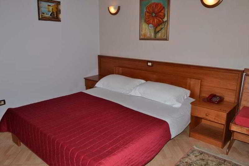 Lugano Hotel Тирана Экстерьер фото
