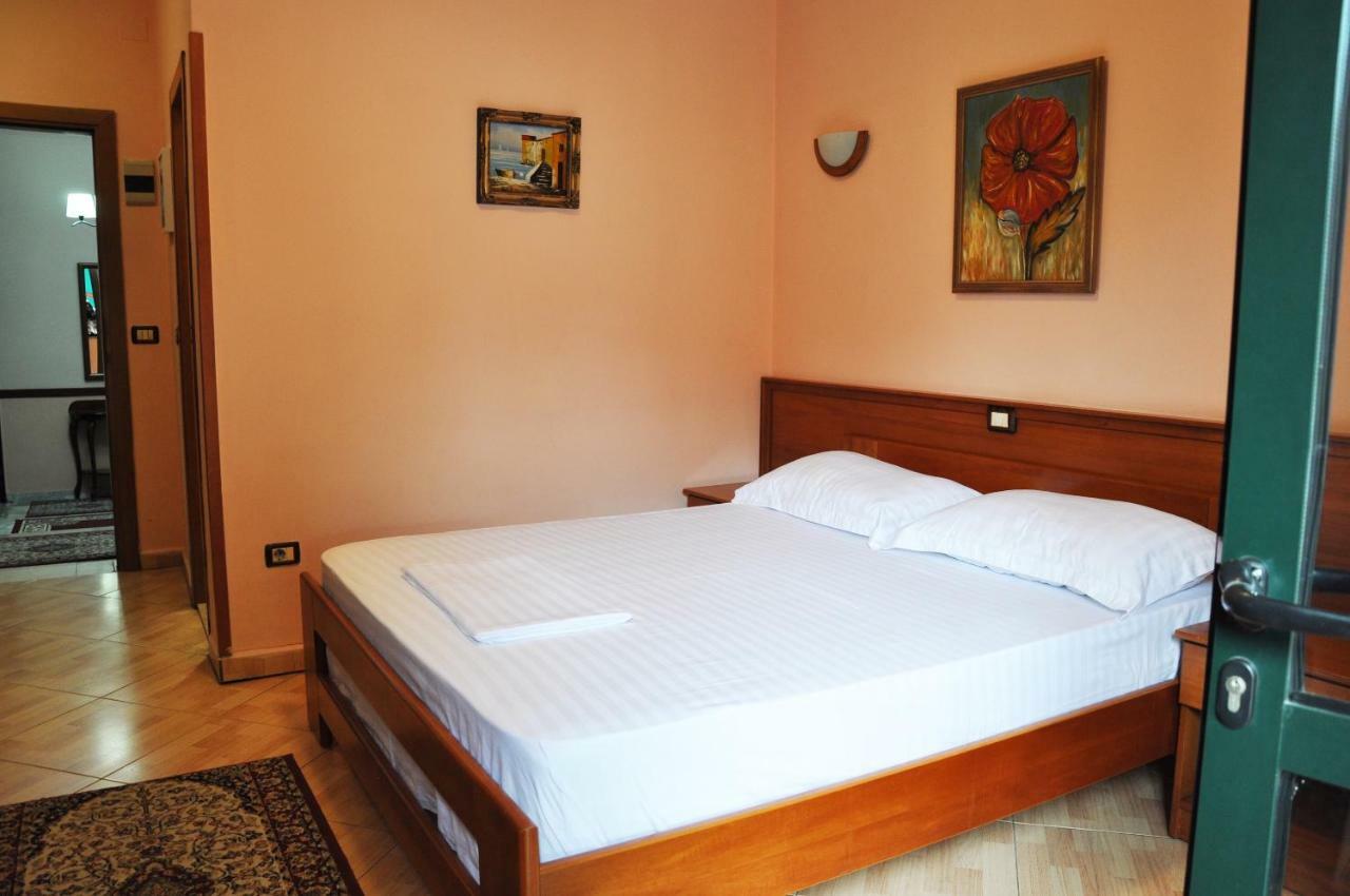 Lugano Hotel Тирана Экстерьер фото