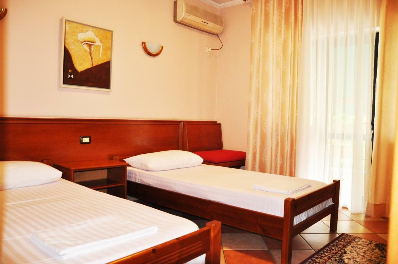 Lugano Hotel Тирана Экстерьер фото